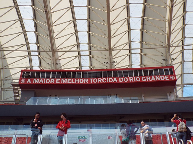 险胜！亚历山大26+8裁判引争议，伦纳德25+3哈登17+8，勇士收大礼.